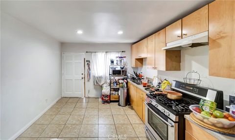 Photo of 6735 Elmer Ave #18, North Hollywood, CA 91606 (MLS # SR26051707)