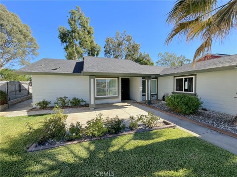 Photo of 12156 Zinnia Street, Moreno Valley, CA 92557 (MLS # IG26234121)