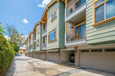 Photo of 825 W Duarte Road #C, Monrovia, CA 91016 (MLS # OC26202544)