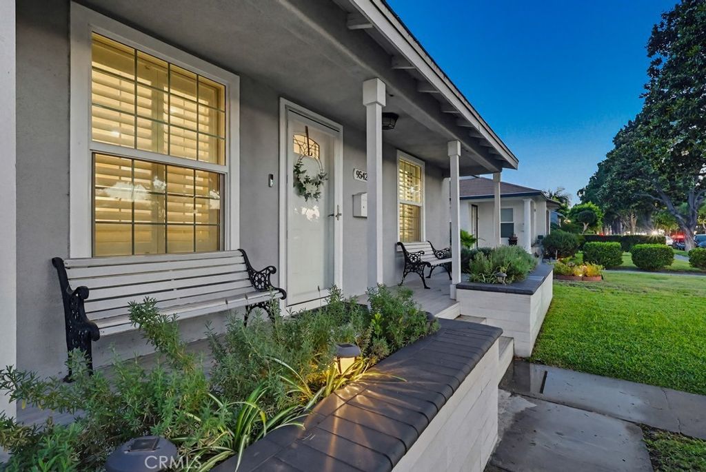 Photo of 9542 Paramount Blvd, Downey, CA 90240 (MLS # DW26084131)