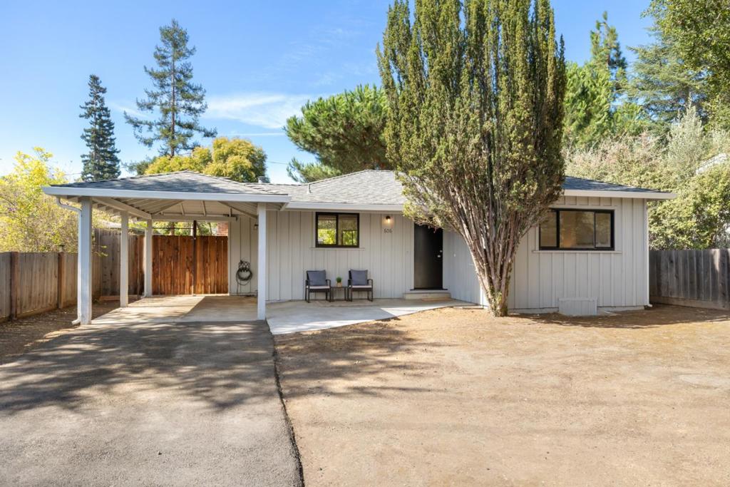 606 Lincoln Avenue