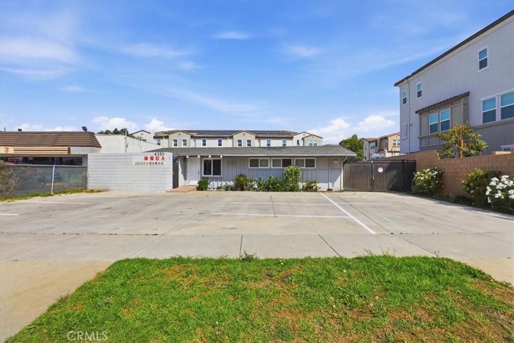 4333 E Live Oak Avenue