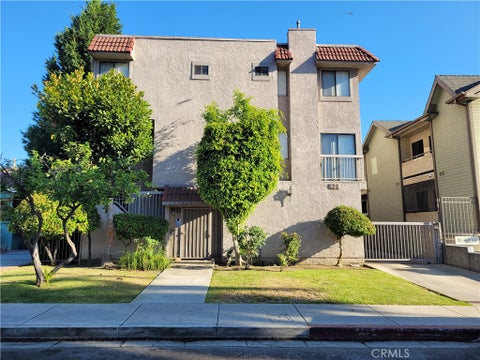Photo of 424 Palm DR #3, Glendale, CA 91202 (MLS # TR26199347)