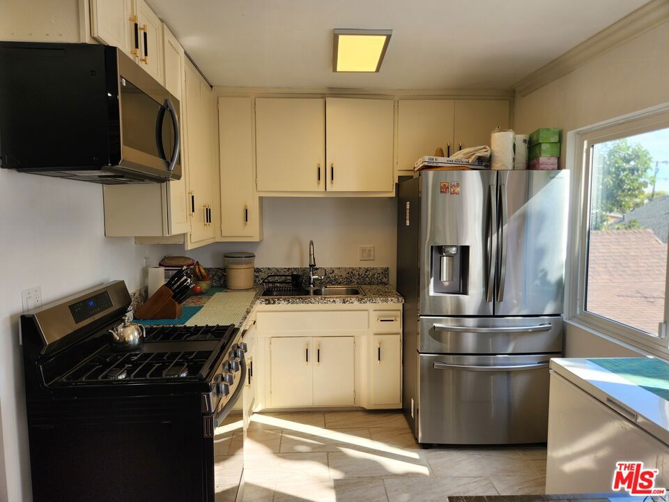 216 S Inglewood Avenue