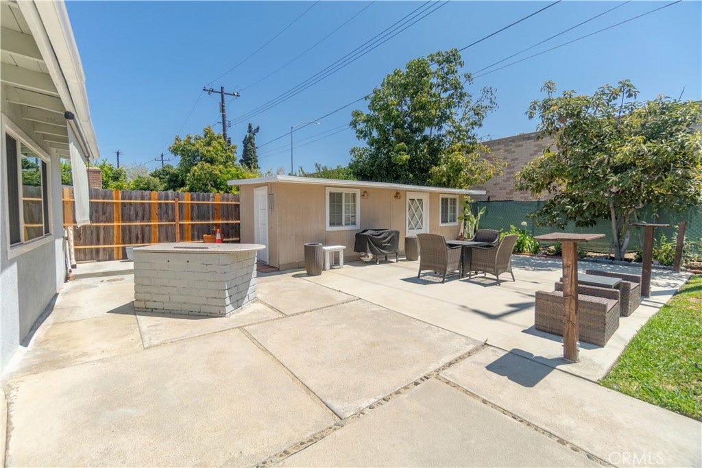 2501 Deodar ST, Santa Ana CA 92705