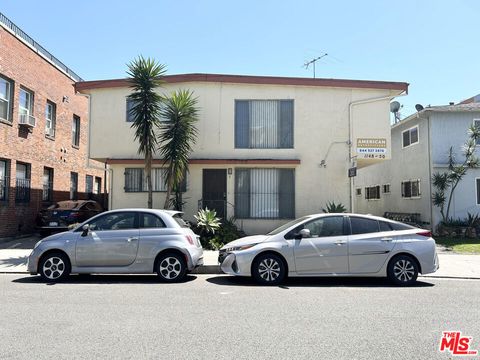 Photo of 1148 N Formosa Avenue #5, West Hollywood, CA 90046 (MLS # 25591779) Photo of 1148 N Formosa Avenue #5, West Hollywood, CA 90046 (MLS # 25591779)