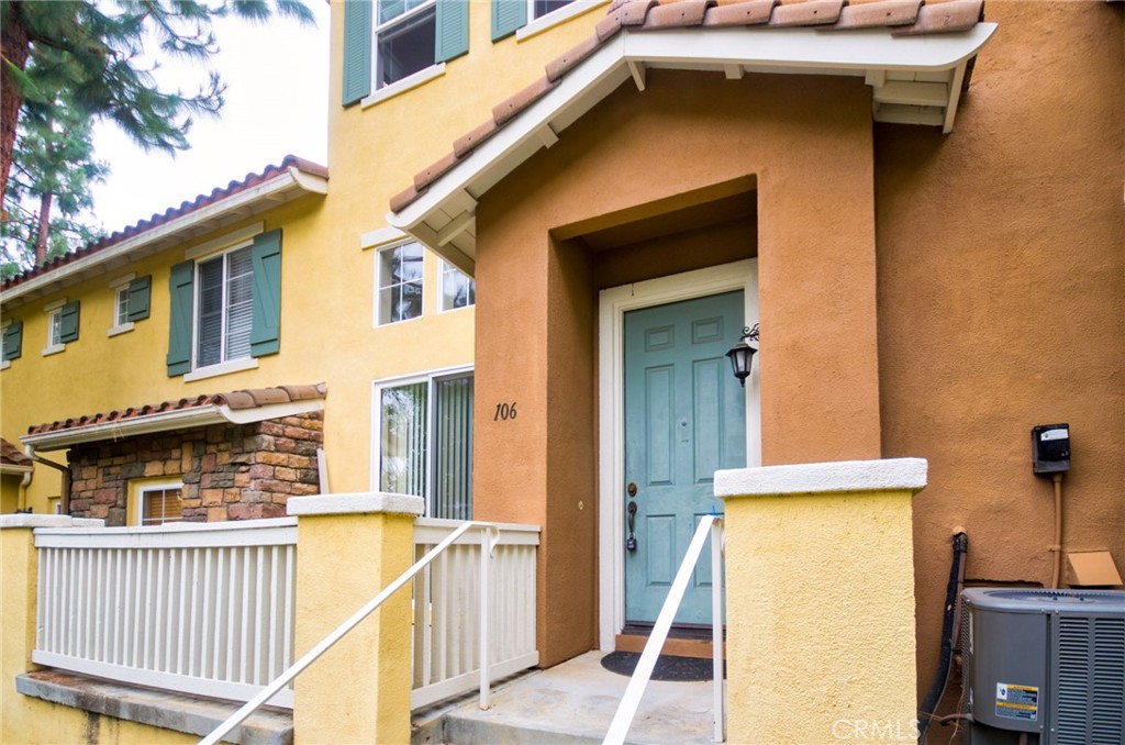 Beautiful tri-level condo located in 24 hour gated community in Northwood. Features 2 bedrooms and 2.5 baths (each bedroom has own bath and a desirable open floor plan with Living area has cozy fireplace. Very bright with family room and kitchen. Walking distance to pool. Newly painted throughout, Tile Flooring in Entry, Dinning, Kitchen and Bath areas. Refrigerator and Washer/Dryer Included. Direct access from 2 car attached garage. Step Away from the Highly Academically Achieved Canyonview Elementary And Northwood High School.