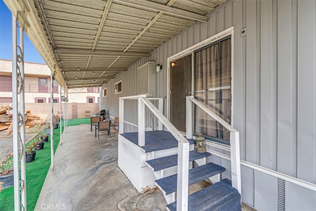 1045 N Azusa Avenue 215