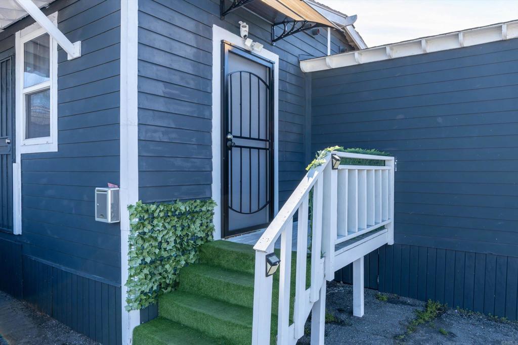 999 E Division St B27