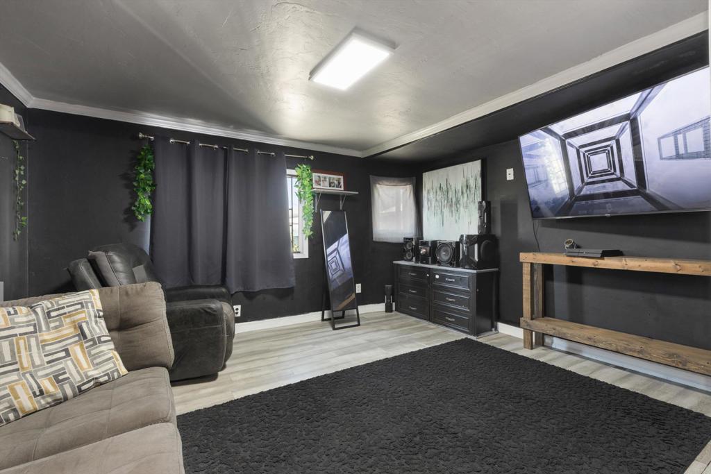 999 E Division St B27