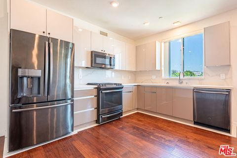 Photo of 5531 La Mirada Avenue #101, Los Angeles, CA 90038 (MLS # 25575697) Photo of 5531 La Mirada Avenue #101, Los Angeles, CA 90038 (MLS # 25575697)