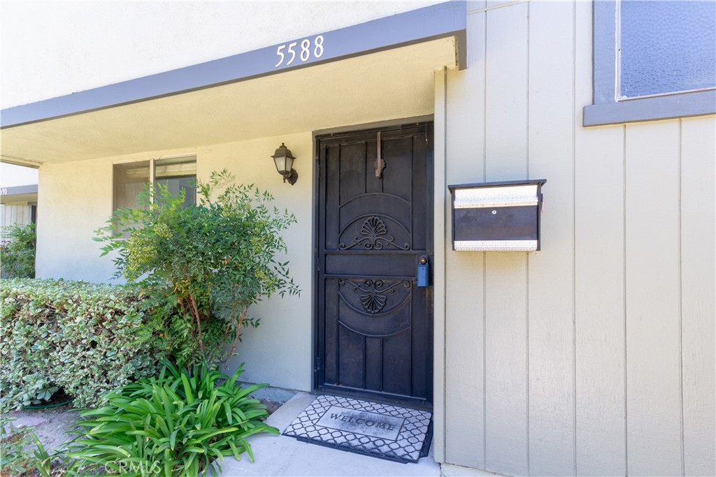 5588 Cajon Avenue