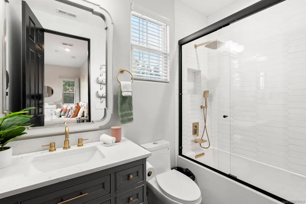 San Diego, California 92127, United States, 4 Bedrooms Bedrooms, ,5 BathroomsBathrooms,Residential,Active,217264