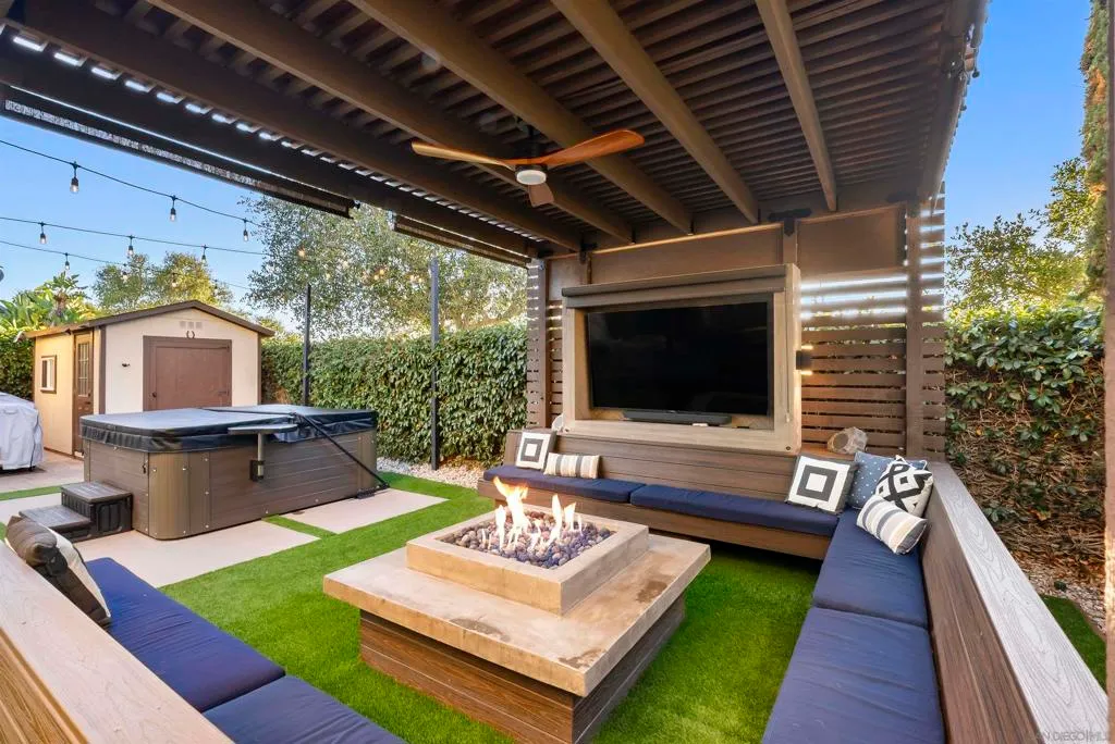 San Diego, California 92127, United States, 4 Bedrooms Bedrooms, ,5 BathroomsBathrooms,Residential,Active,217264