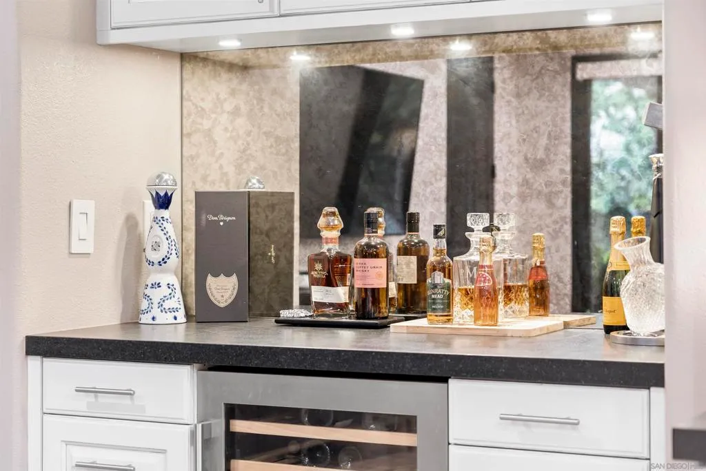 San Diego, California 92127, United States, 4 Bedrooms Bedrooms, ,5 BathroomsBathrooms,Residential,Active,217264