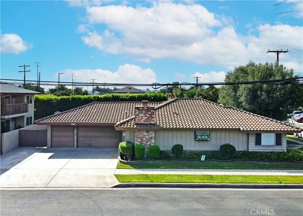 Welcome to this well-maintained 3-bedroom, 2-bathroom residence offering comfort, space, and convenience in the heart of Downey. Step inside to find beautiful wood floors, tile floors, recessed lighting, and generously sized bedrooms. A large living room and a spacious family room complete with a cozy fireplace create the perfect setting for both relaxation and entertaining.
This home also features central air conditioning for year-round comfort. The kitchen offers plenty of space for cooking and gatherings, while the 3-car attached garage provides ample parking and storage.
Ideally located near Downey Landing and The Promenade, you’ll enjoy easy access to shopping, dining, and entertainment.
This beautiful property combines everyday functionality with timeless charm—making it the perfect place to call home.