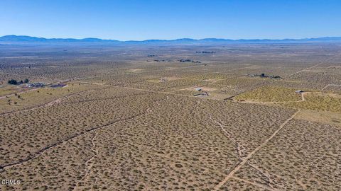 Photo of 155 E Avenue F8, Lancaster, CA 93535 (MLS # P1-25178)