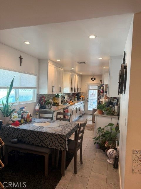 1122 N Beachwood