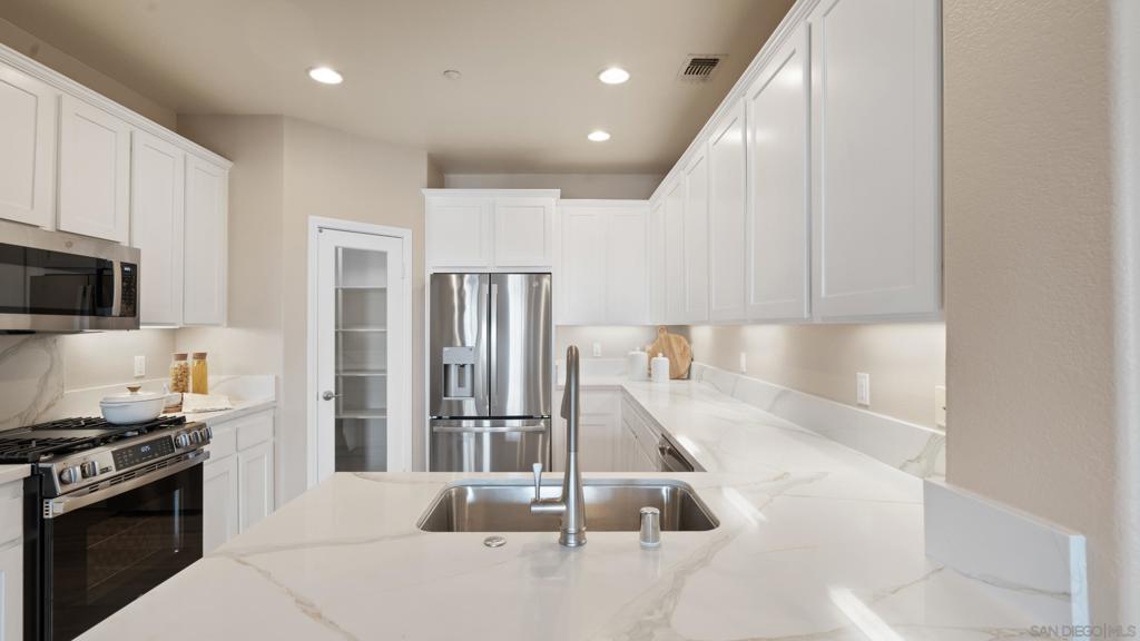 2145 Silverado Street