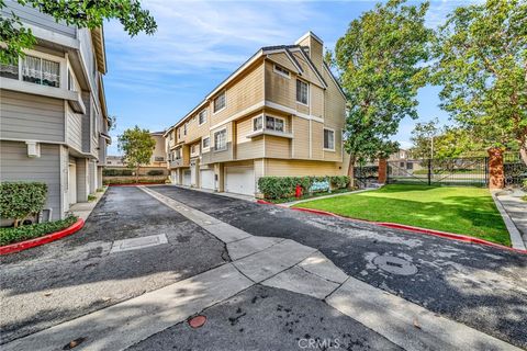Photo of 2800 Plaza Del Amo #425, Torrance, CA 90503 (MLS # DW25279627)