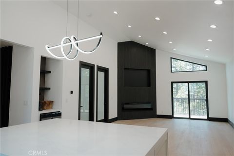 Photo of 129 Winding Ln, Big Bear City, CA 92314 (MLS # JT26085925)