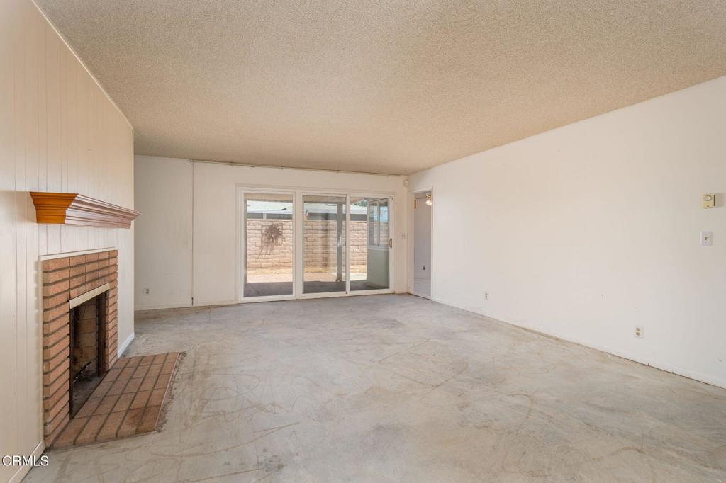 361 E Elfin Green