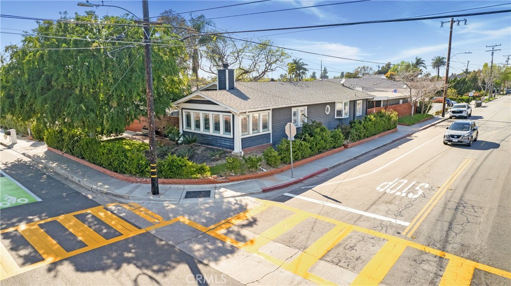 2197 Santa Ana