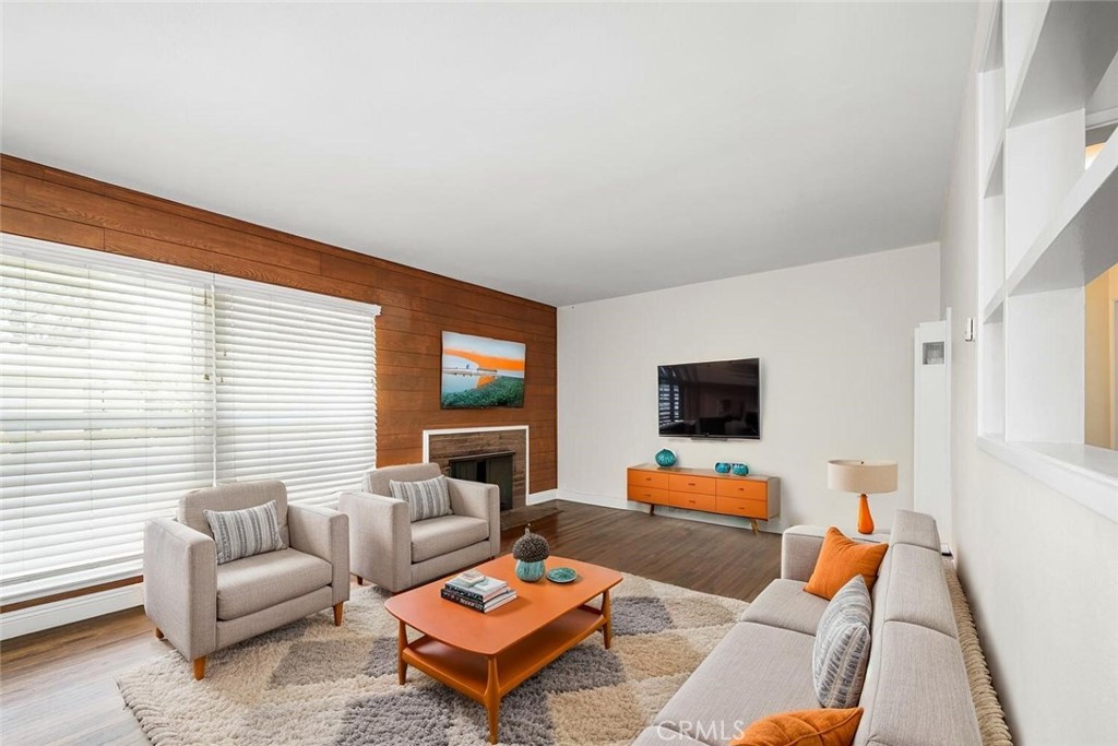 2154 N Studebaker Road