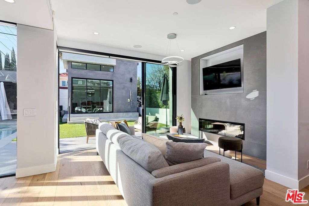 489 S Willaman Drive