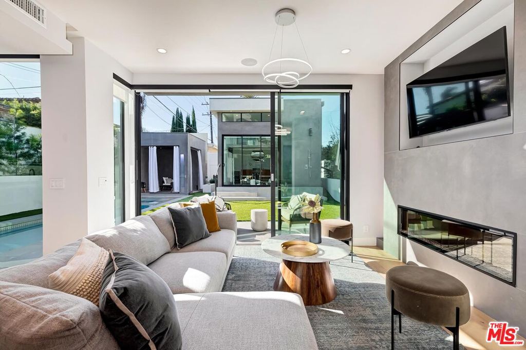 489 S Willaman Drive