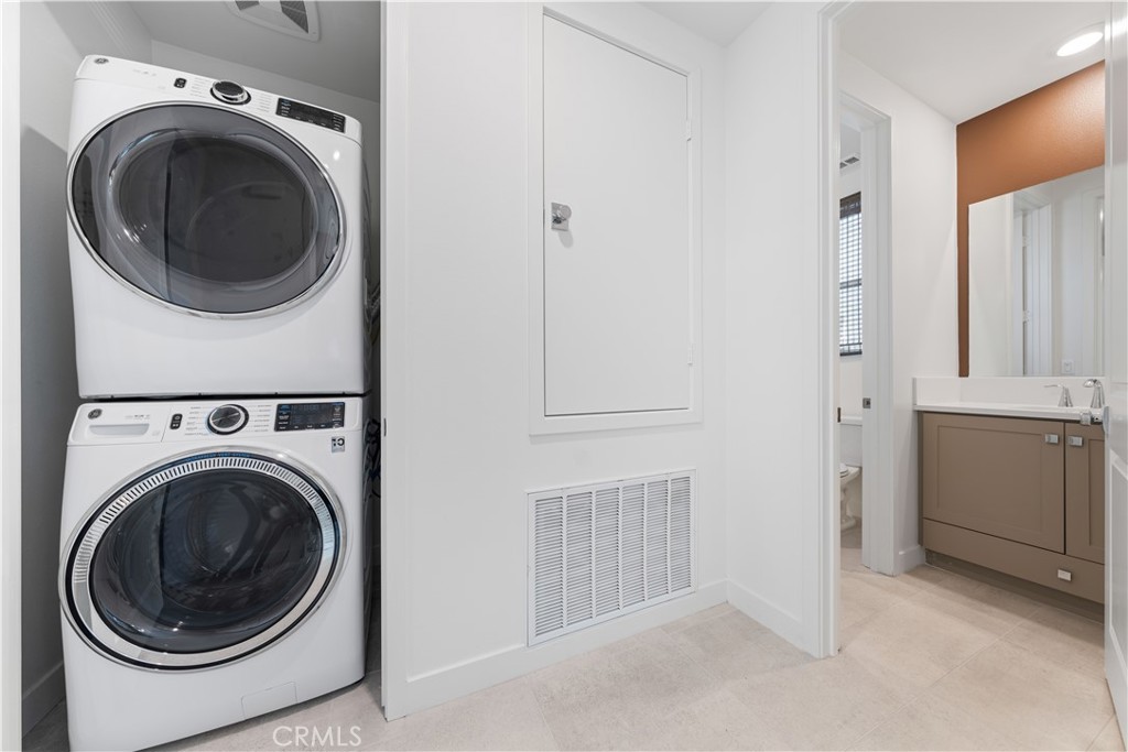 Solis Park - Residential Lease