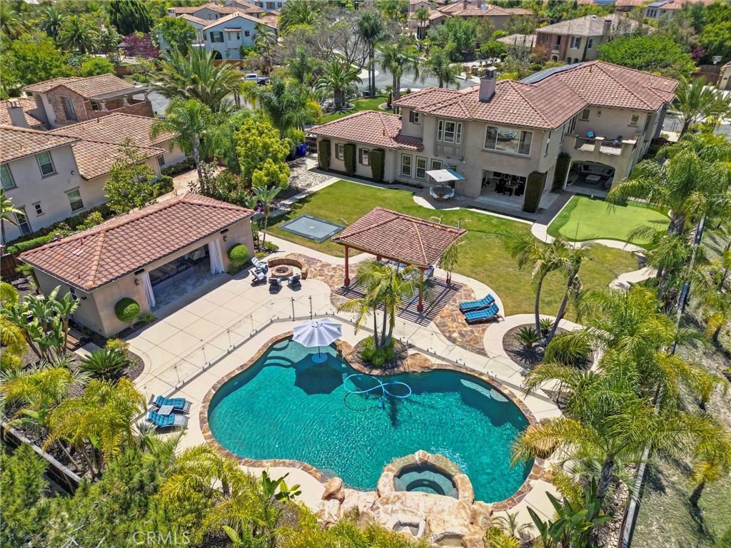 15020 Applewood Court
