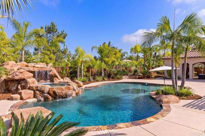15020 Applewood Court