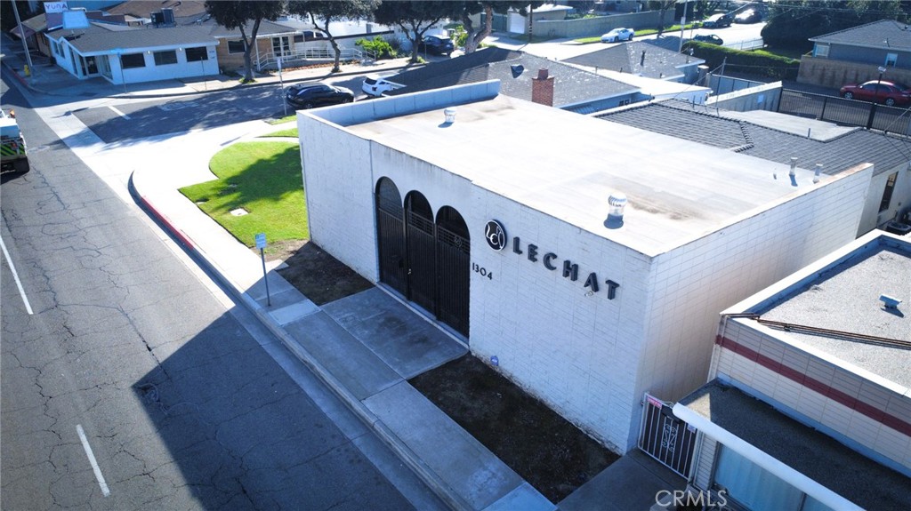 1304 W Commonwealth Avenue