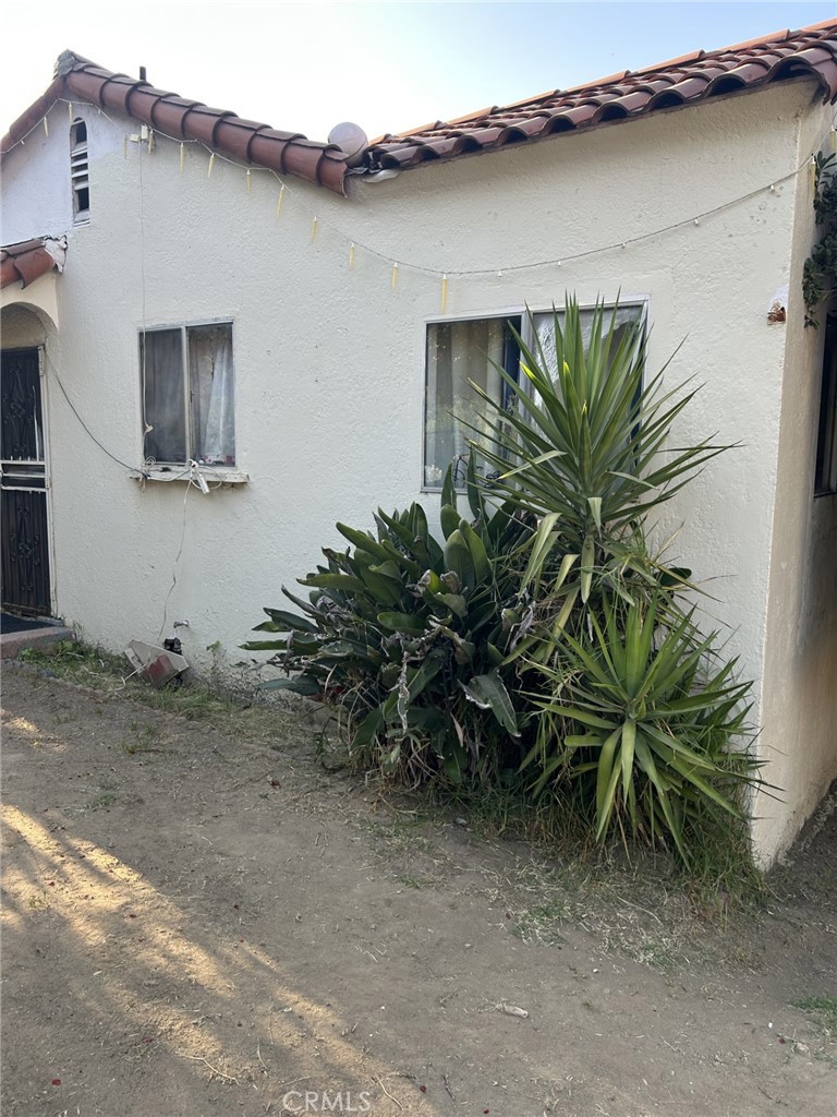 2002 W Avenue 33