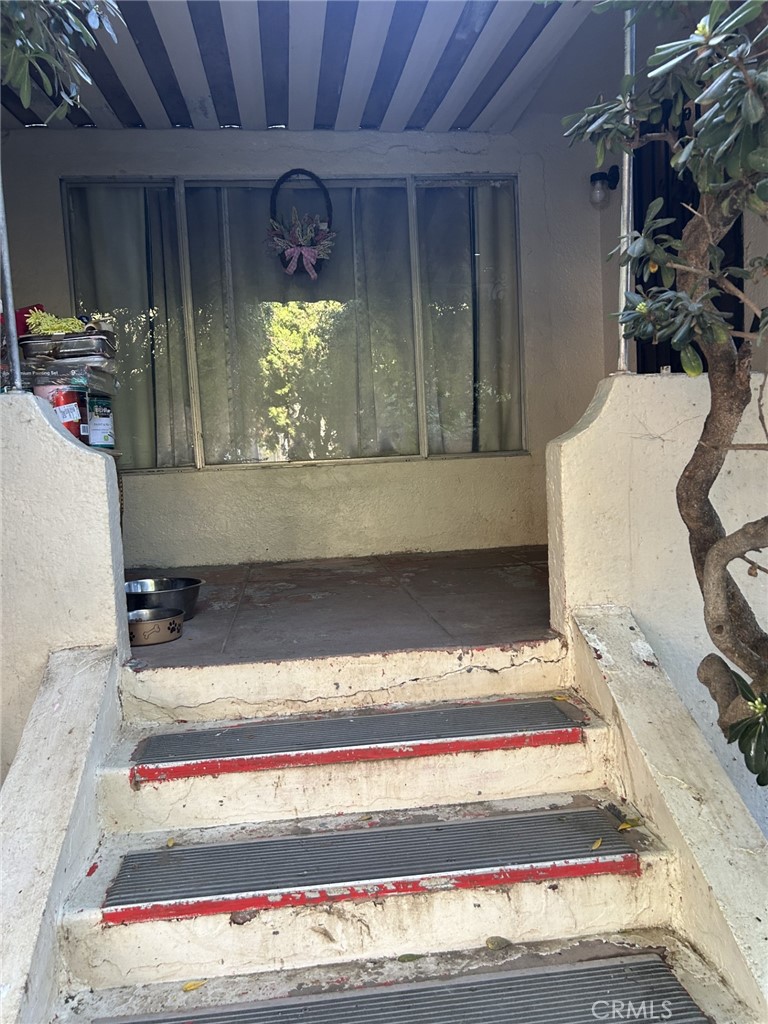 2002 W Avenue 33