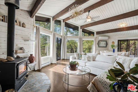 Photo of 21330 Encina Road, Topanga, CA 90290 (MLS # 26986775)