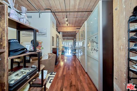 Photo of 530 S Hewitt Street #326, Los Angeles, CA 90013 (MLS # 25565915)