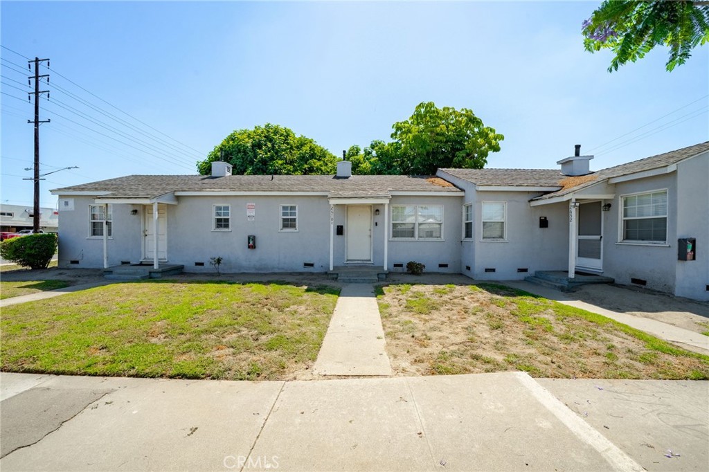 2650 E Carson