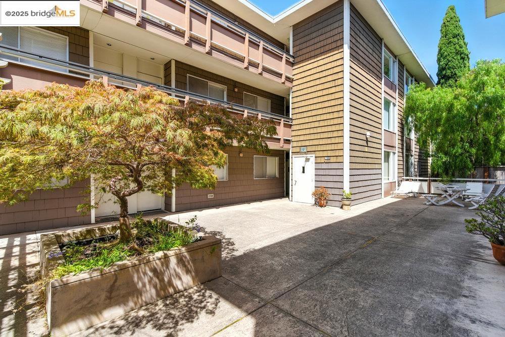 ELMWOOD - Residential