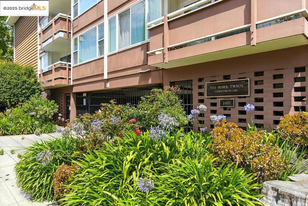Welcome to this spacious and freshly updated 2-bedroom, 1-bathroom unit located in one of Berkeley’s most sought-after neighborhoods—Elmwood. The home features an updated kitchen with brand-new stainless steel appliances, fresh paint throughout, new carpet flooring, and an abundance of closet space. Enjoy natural light streaming through large windows and a private balcony with serene views of lush greenery. Just blocks from the world-renowned UC Berkeley campus, the historic Claremont Hotel, and an array of gourmet shops, restaurants, and cozy cafes, this location offers the best of city living in a vibrant, walkable community. Additional highlights include: Assigned parking in a secure enclosed garage On-site laundry facilities Beautifully landscaped shared yard for residents Don’t miss this rare opportunity to live in one of Berkeley’s most desirable areas!
