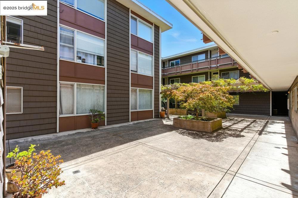 ELMWOOD - Residential