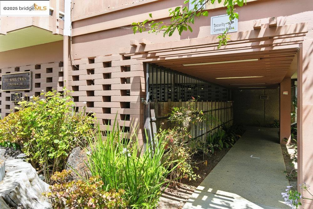 ELMWOOD - Residential