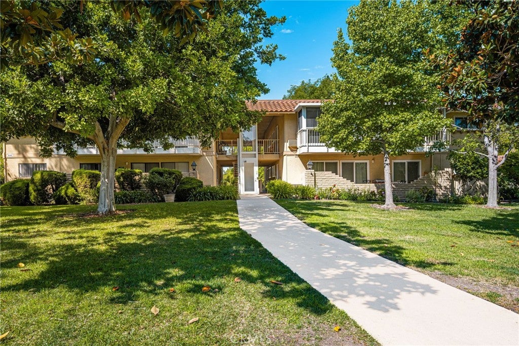 845 Ronda Mendoza A