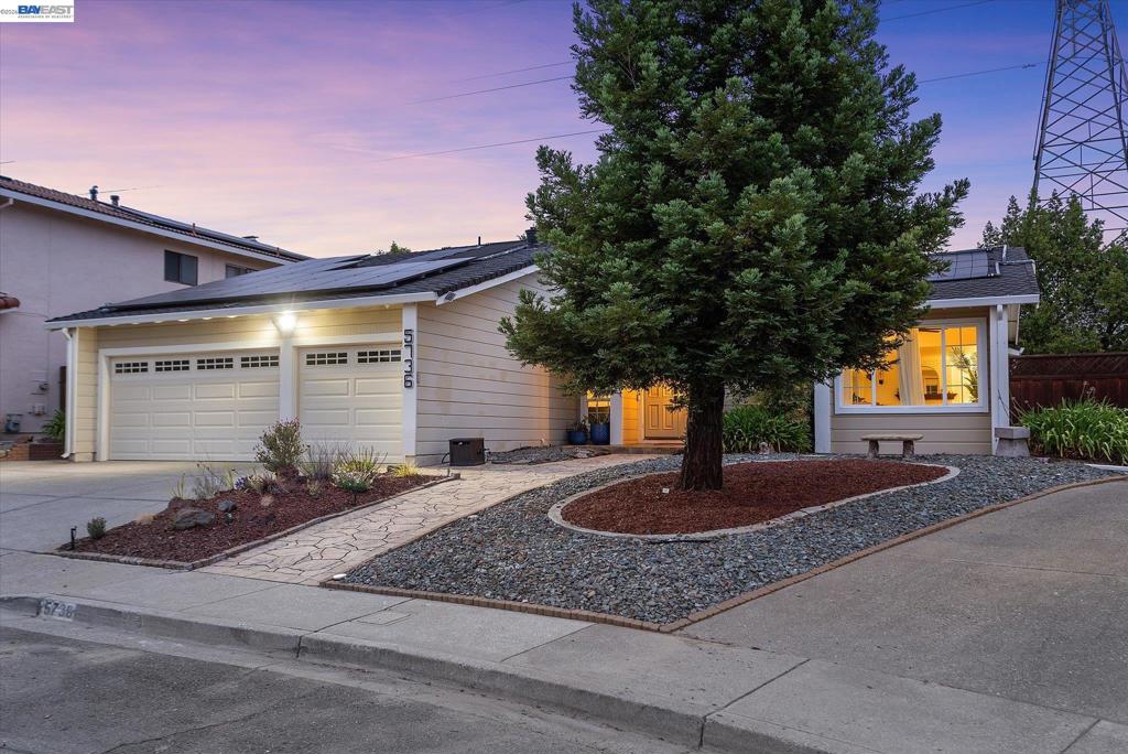 5736 Medallion Ct