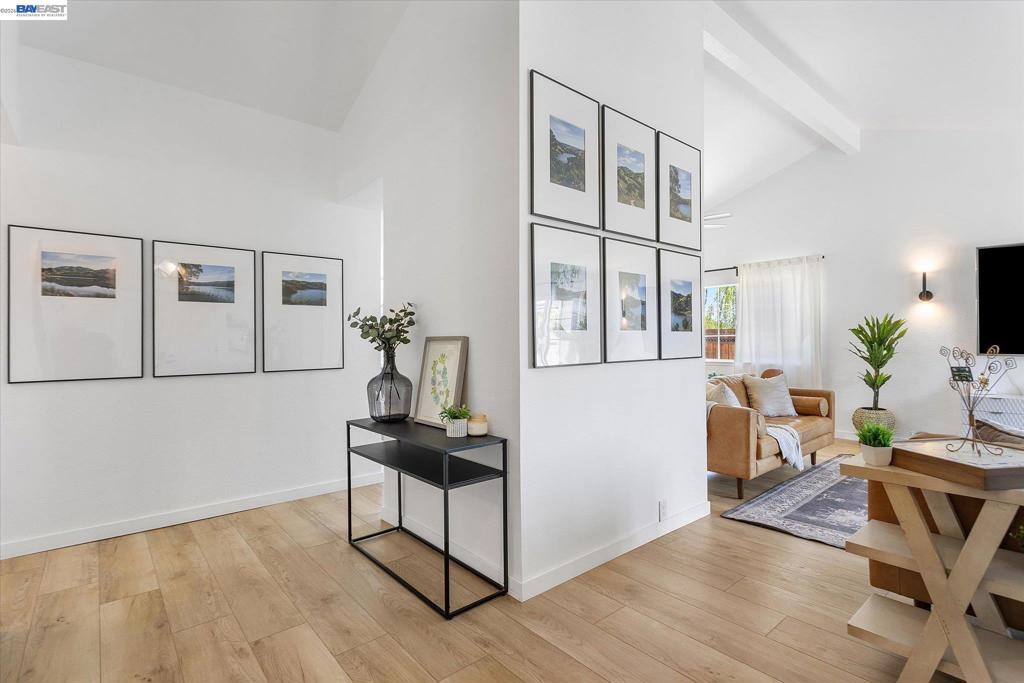 5736 Medallion Ct