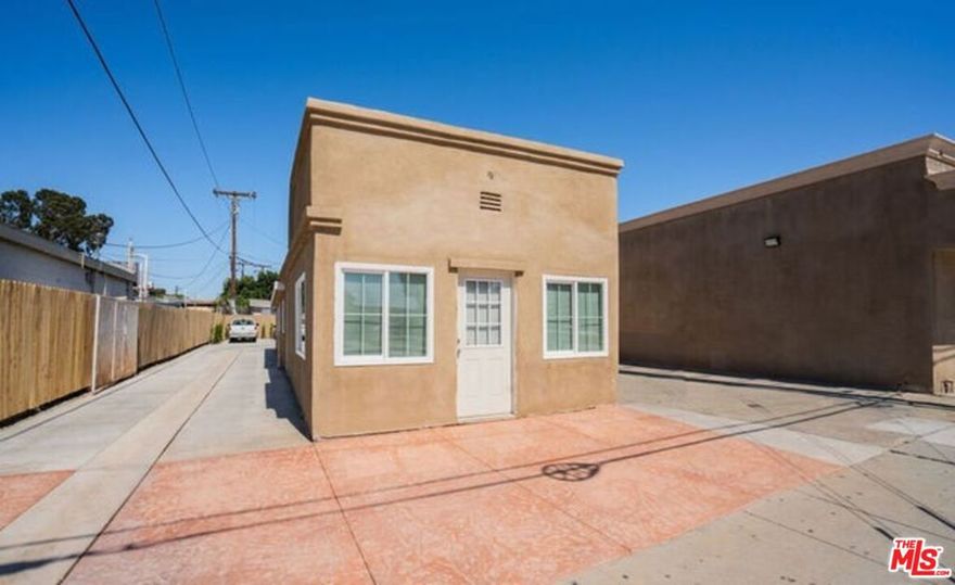 Excellent Office Space Leasing Opportunity in Prime South El Monte Location. This versatile commercial space features an open layout with three entrances, two restrooms, and 4 dedicated parking spaces, along with ample customer parking. Conveniently located with easy access to the 10, 60, and 605 freeways. The property is surrounded by a variety of grocery stores, restaurants, and shopping centers, offering high visibility and strong foot traffic.
