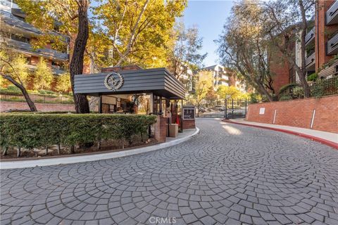 Photo of 4774 Park Encino #206, Encino, CA 91436 (MLS # SR25273075)