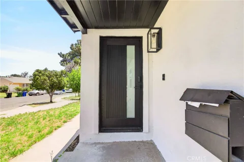 MLS: OC26124622