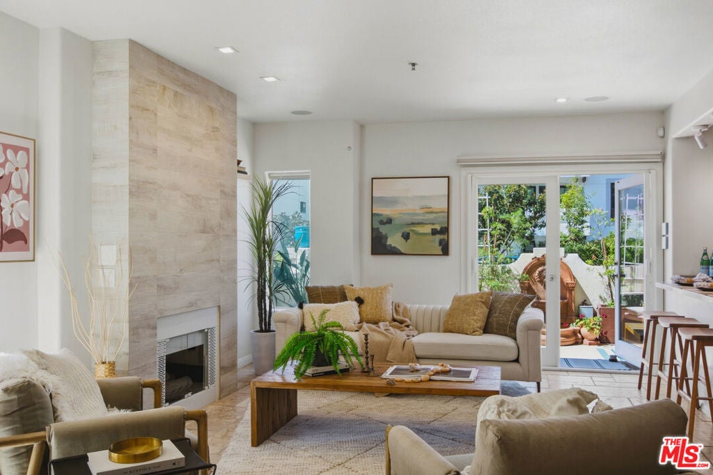11838 Kiowa Avenue 101